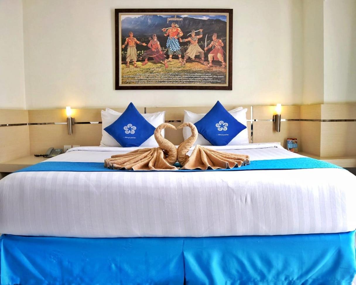 Hotel Brothers Biru Solo Baru Ngoại thất bức ảnh