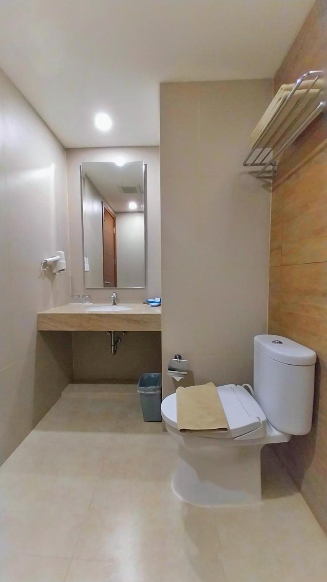 Hotel Brothers Biru Solo Baru Ngoại thất bức ảnh