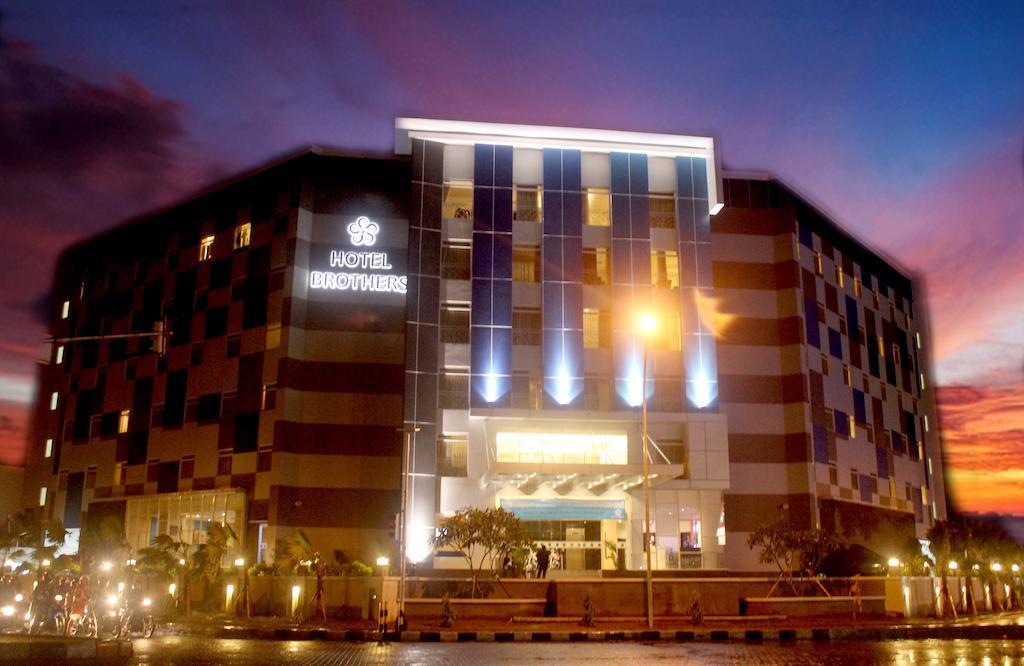 Hotel Brothers Biru Solo Baru Ngoại thất bức ảnh