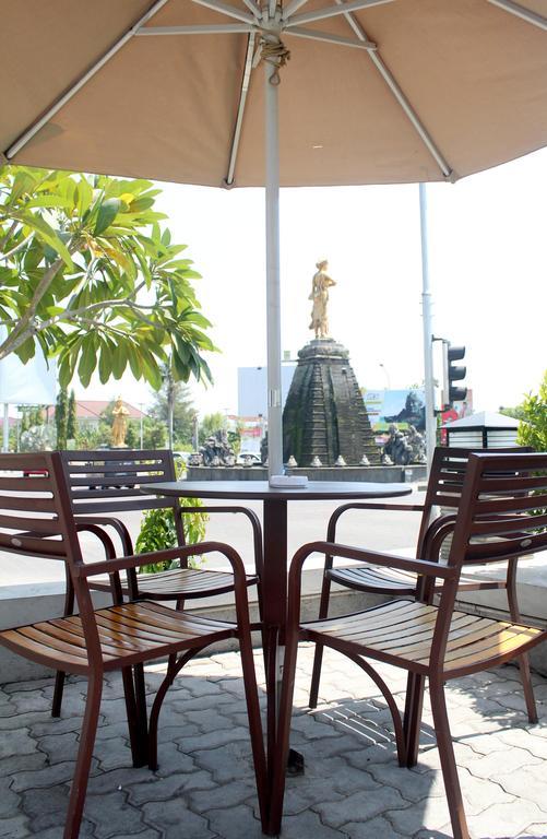 Hotel Brothers Biru Solo Baru Ngoại thất bức ảnh