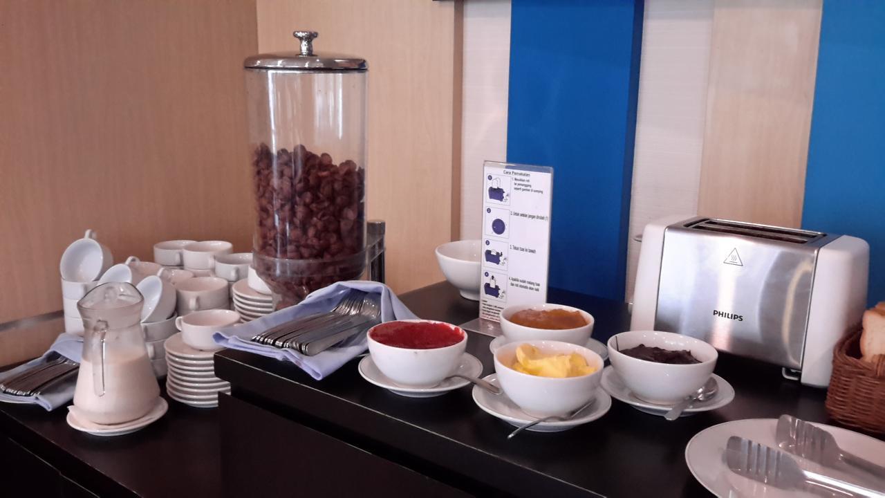 Hotel Brothers Biru Solo Baru Ngoại thất bức ảnh