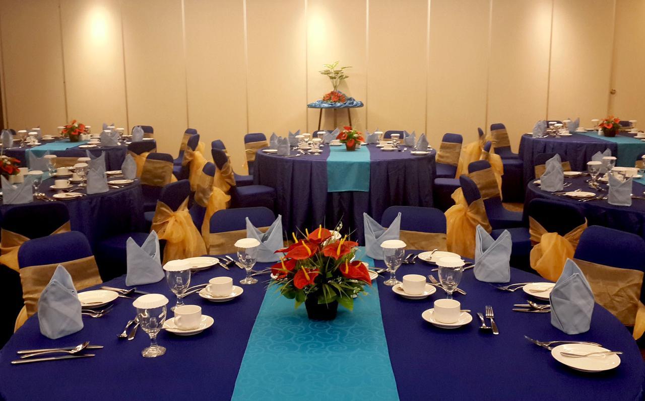Hotel Brothers Biru Solo Baru Ngoại thất bức ảnh