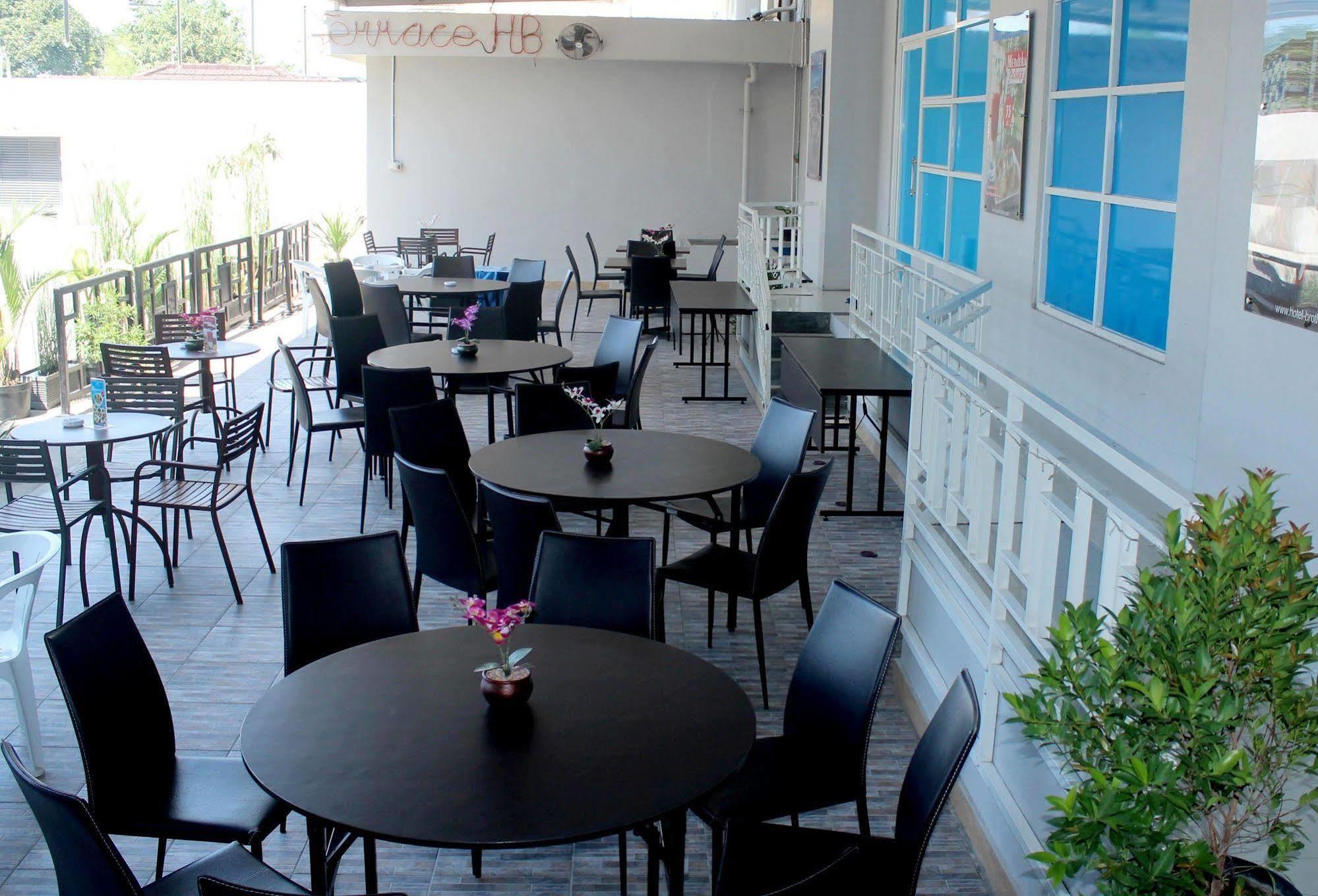 Hotel Brothers Biru Solo Baru Ngoại thất bức ảnh