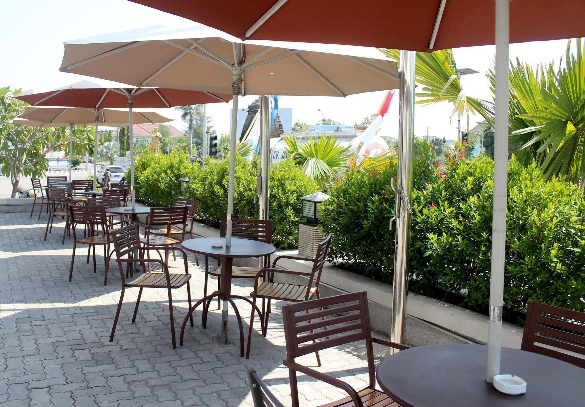 Hotel Brothers Biru Solo Baru Ngoại thất bức ảnh