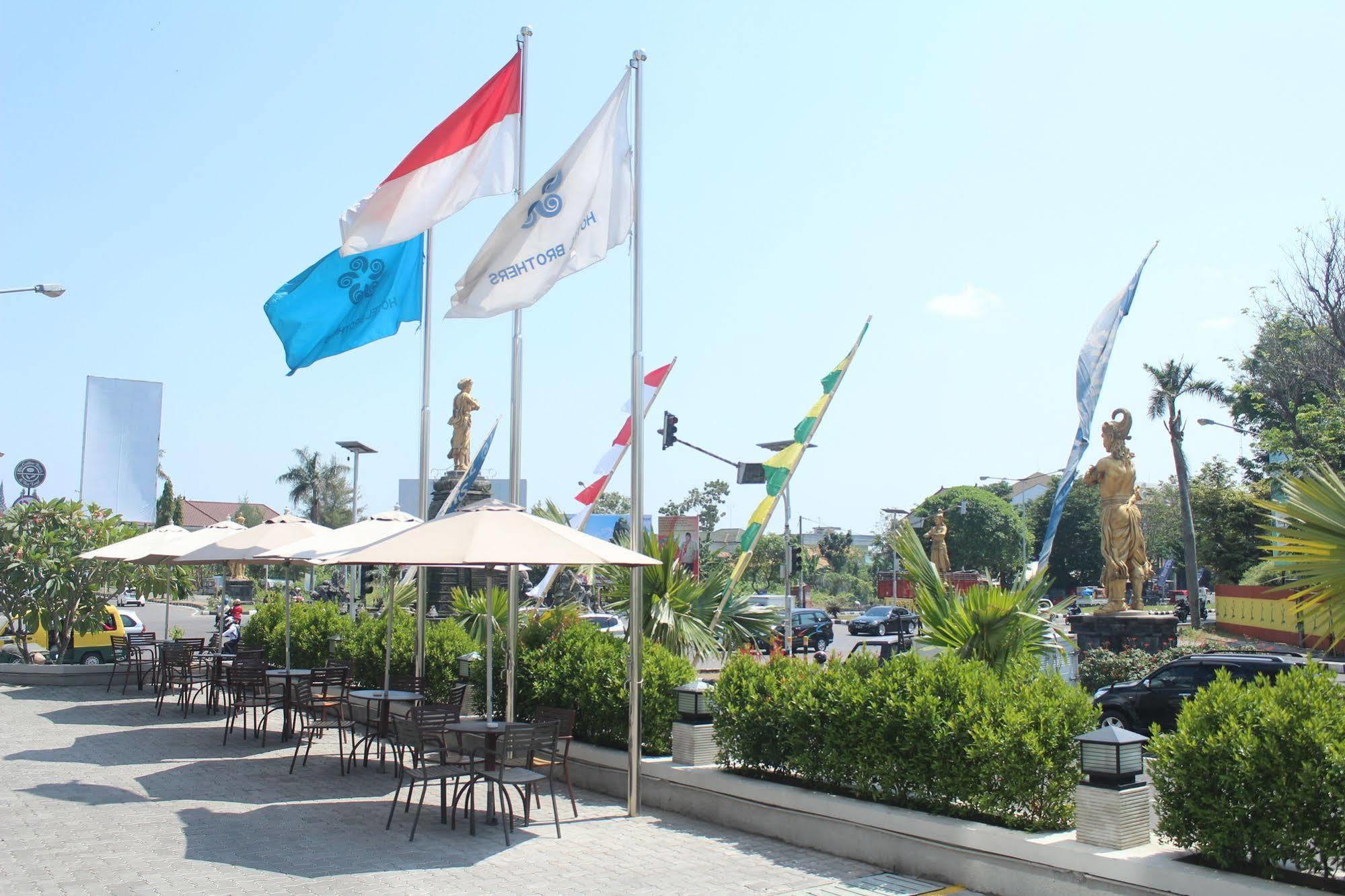 Hotel Brothers Biru Solo Baru Ngoại thất bức ảnh