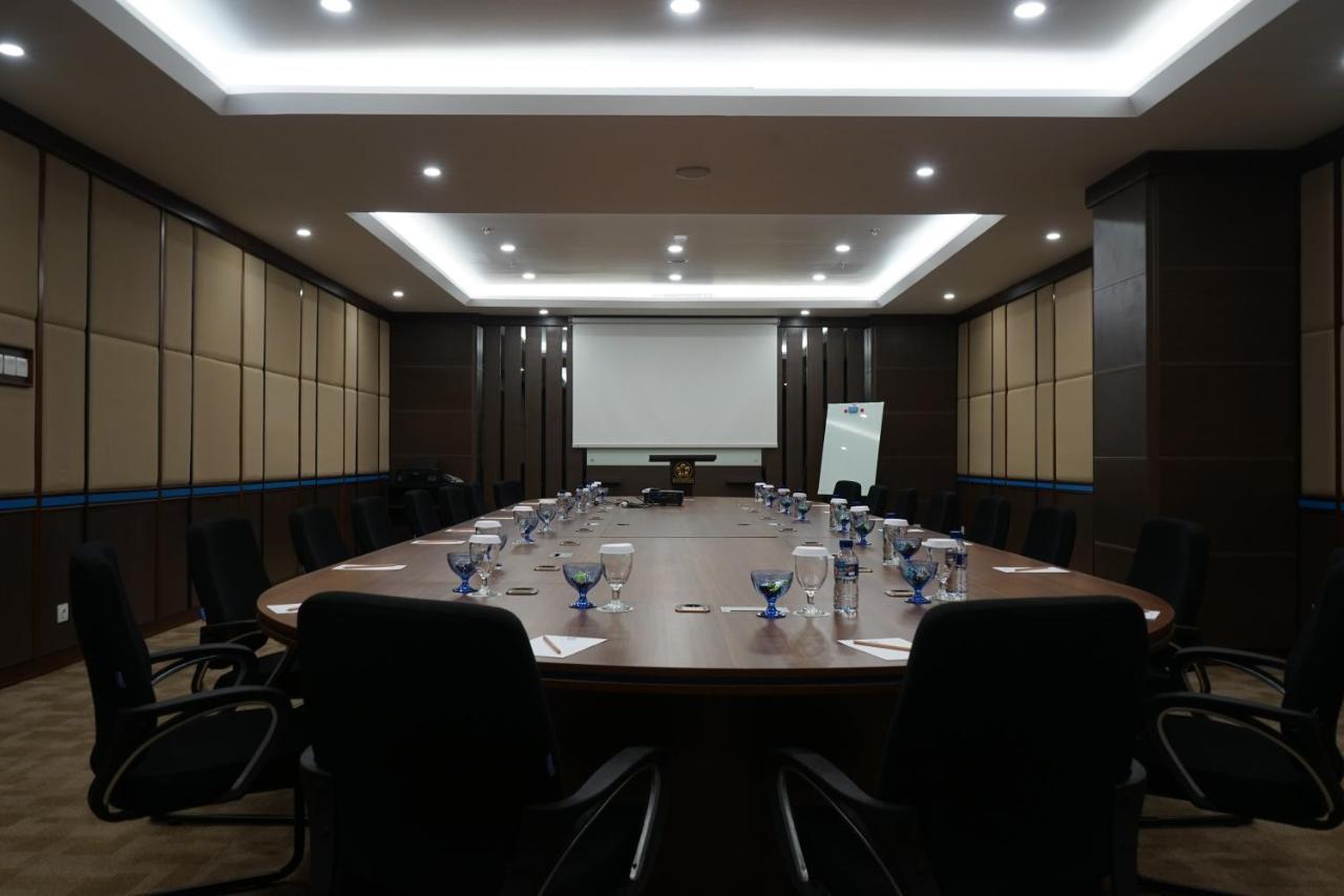 Hotel Brothers Biru Solo Baru Ngoại thất bức ảnh