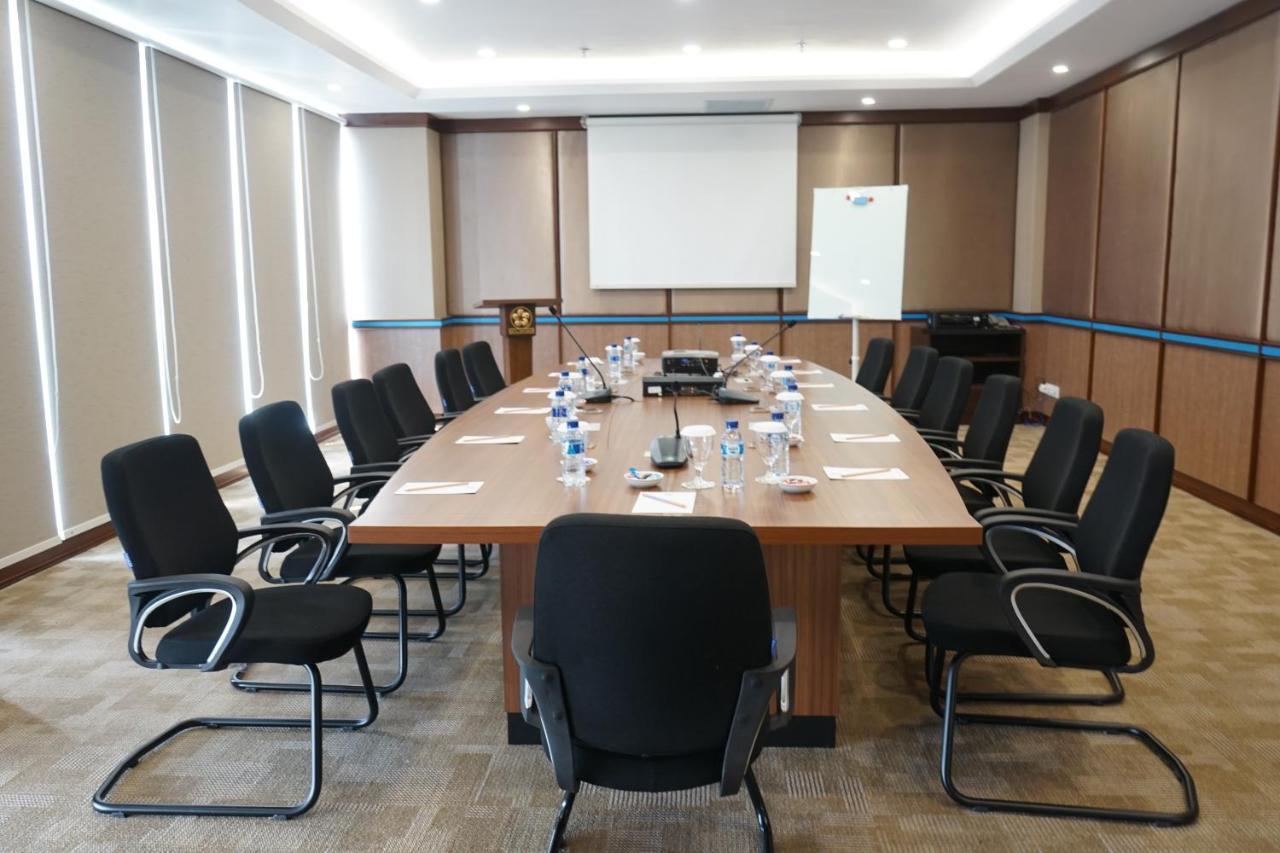 Hotel Brothers Biru Solo Baru Ngoại thất bức ảnh