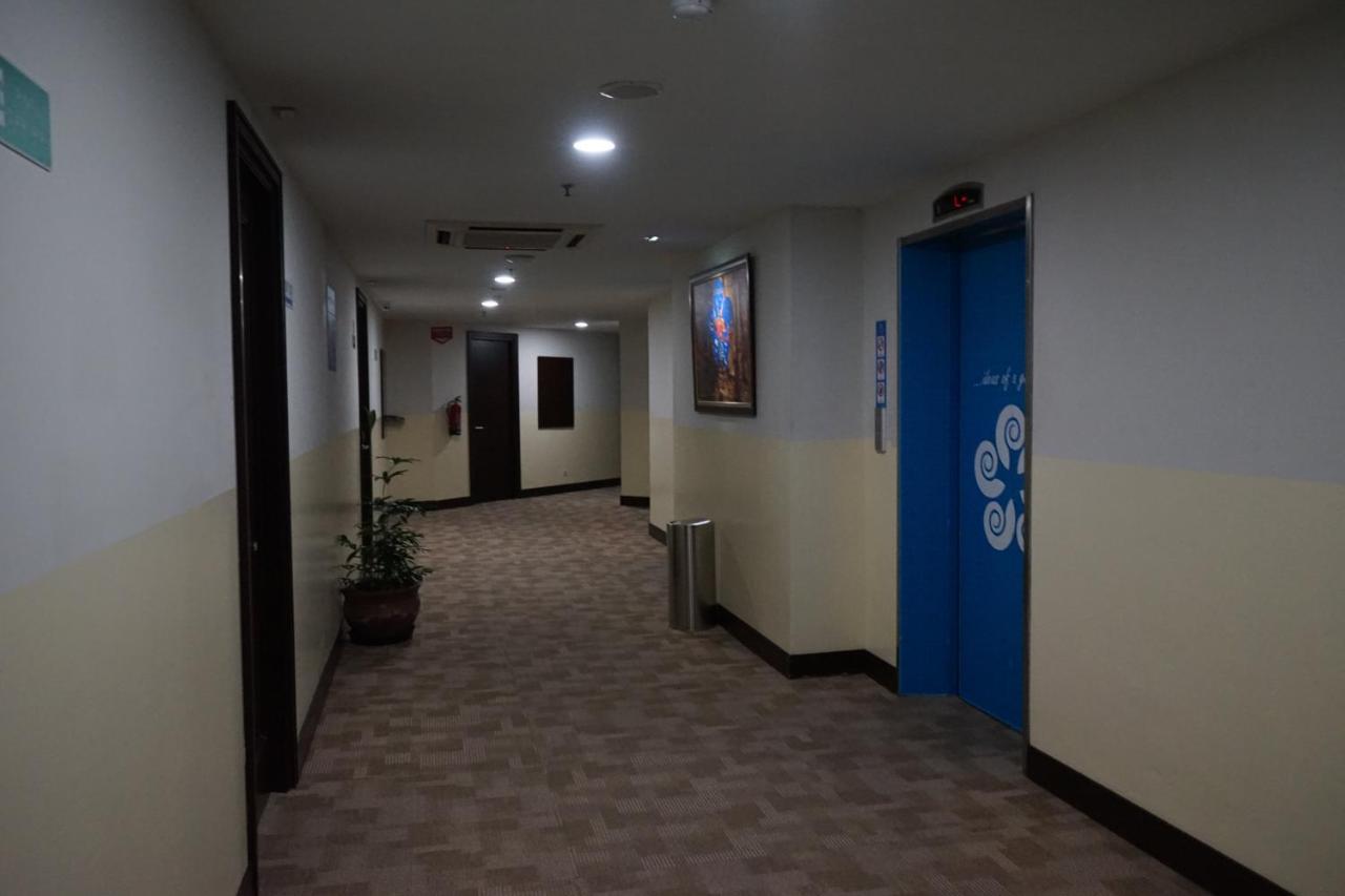 Hotel Brothers Biru Solo Baru Ngoại thất bức ảnh