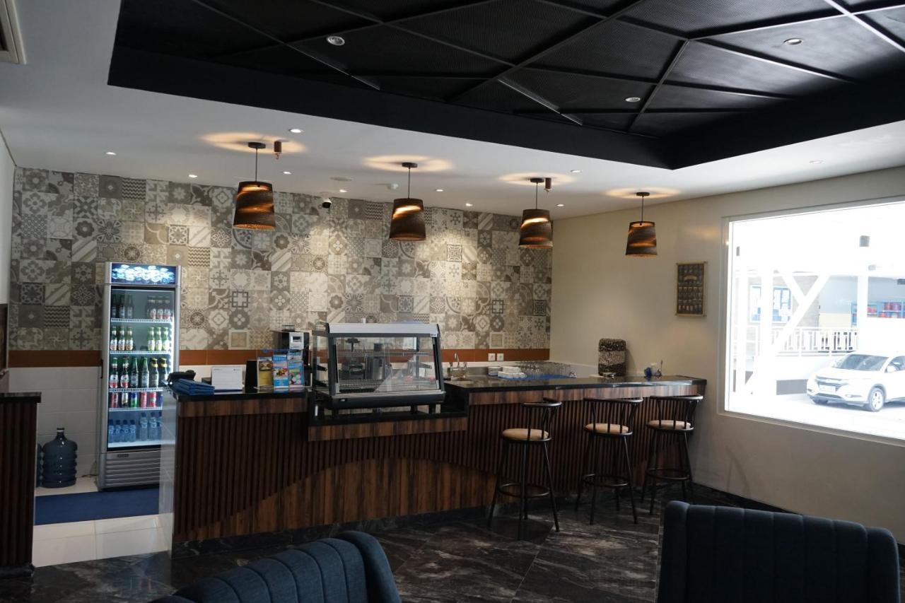 Hotel Brothers Biru Solo Baru Ngoại thất bức ảnh